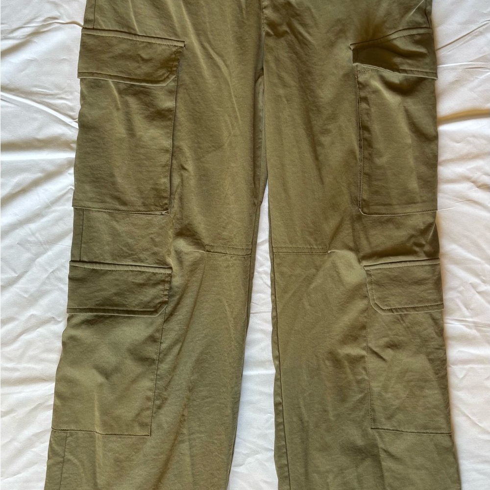 SHEIN Women’s Army Green Cargo Pants